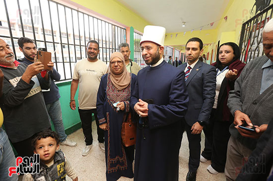 بدء التصويت فى لجان التجمع الخامس (23)