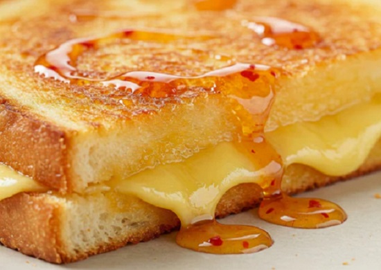توست الجبن والعسل توست الجبن والعسل