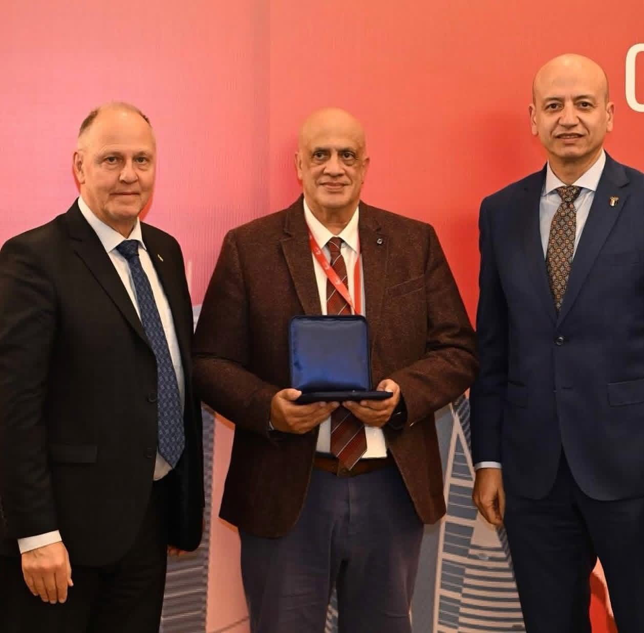 طارق الحسينى طارق الحسينى