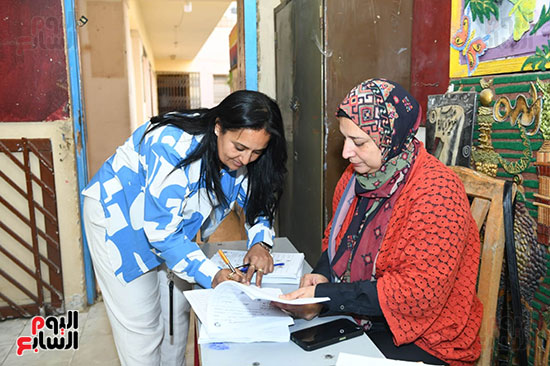 إقبال من المواطنين للإدلاء بأصواتهم (4)