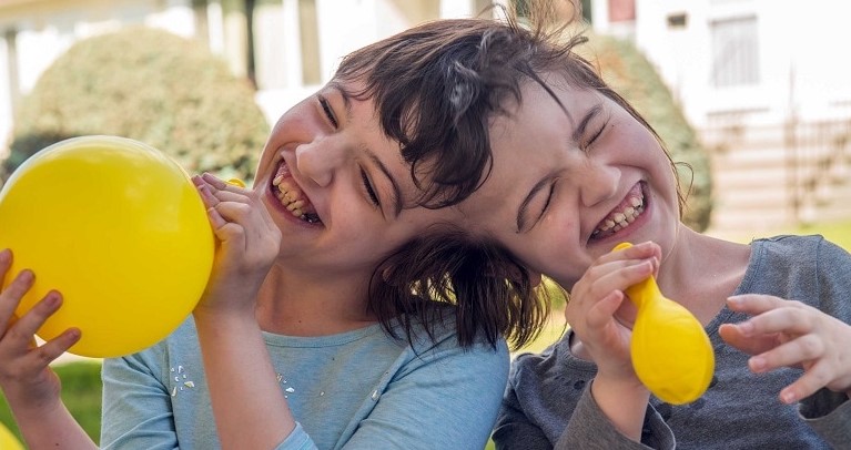 كريستا وتاتيانا هوجان 