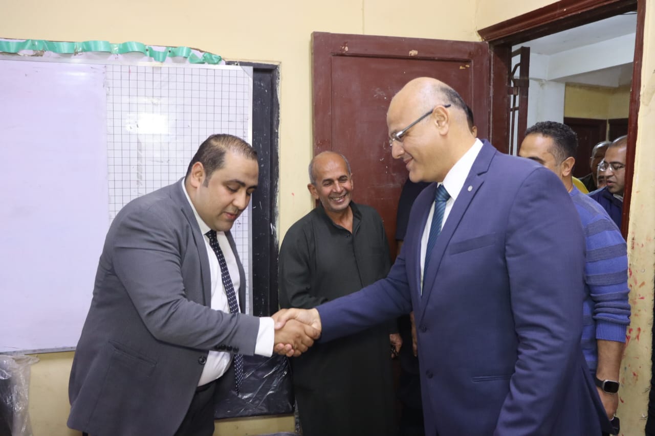 داخل اللجان الانتخابية بالفترة المسائية