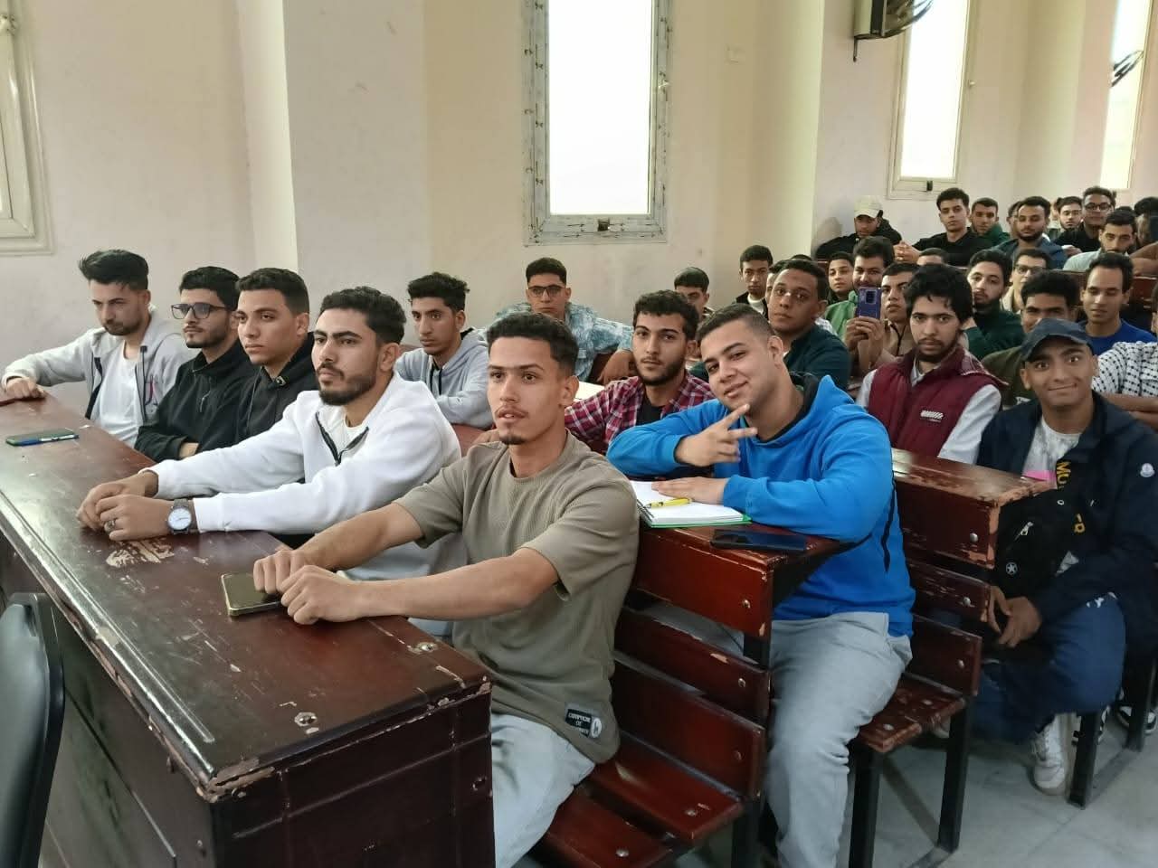 جانب من الحضور بمعهد بدر للعلوم الصحية   (3)