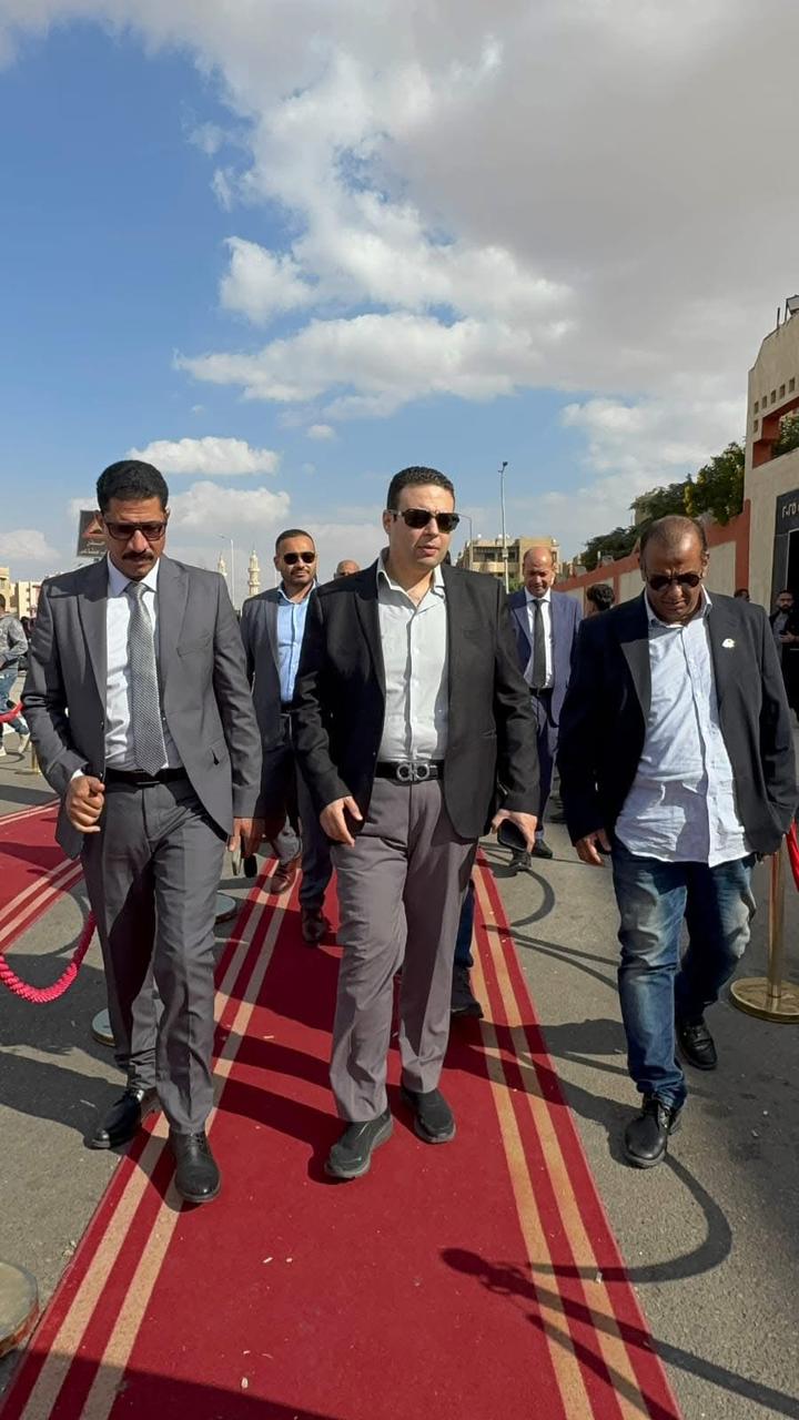 رئيس حزب العدل يواصل جولاته التفقدية لليوم الثاني من التصويت (1)