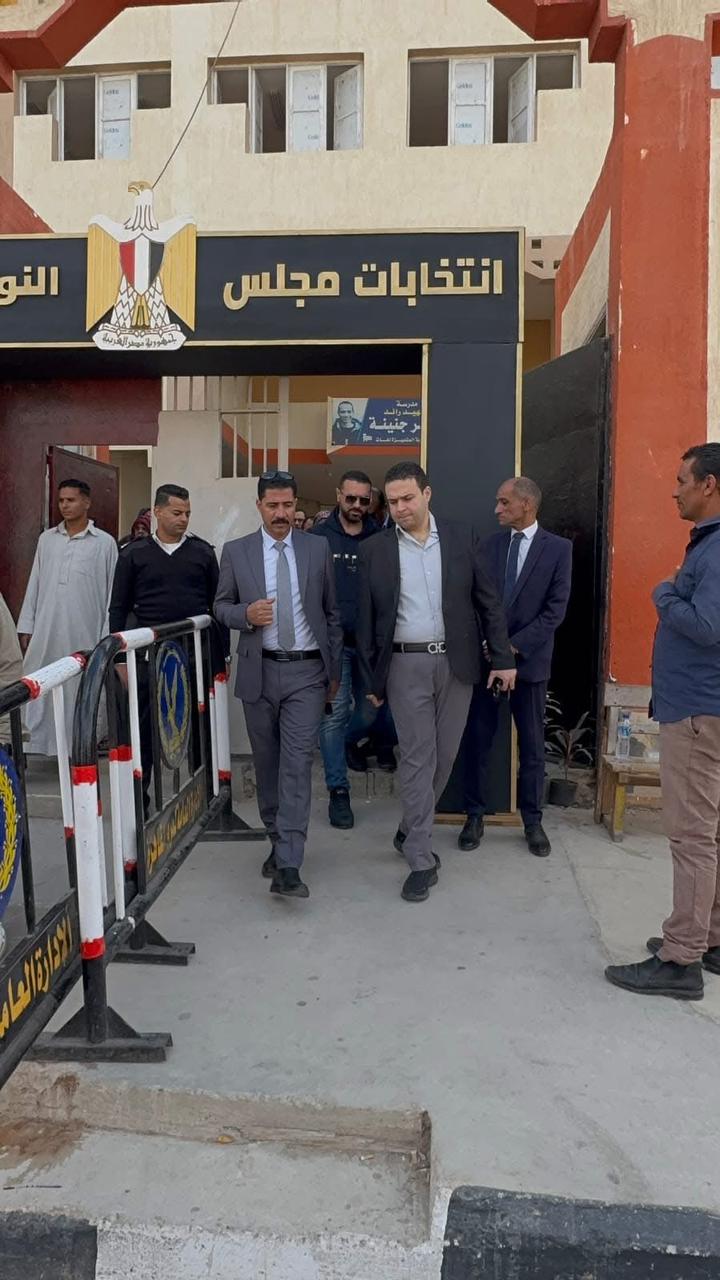 رئيس حزب العدل يواصل جولاته التفقدية لليوم الثاني من التصويت (2)