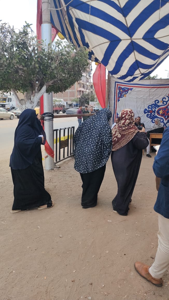 كبار السن يتصدرن المشهد الانتخابي