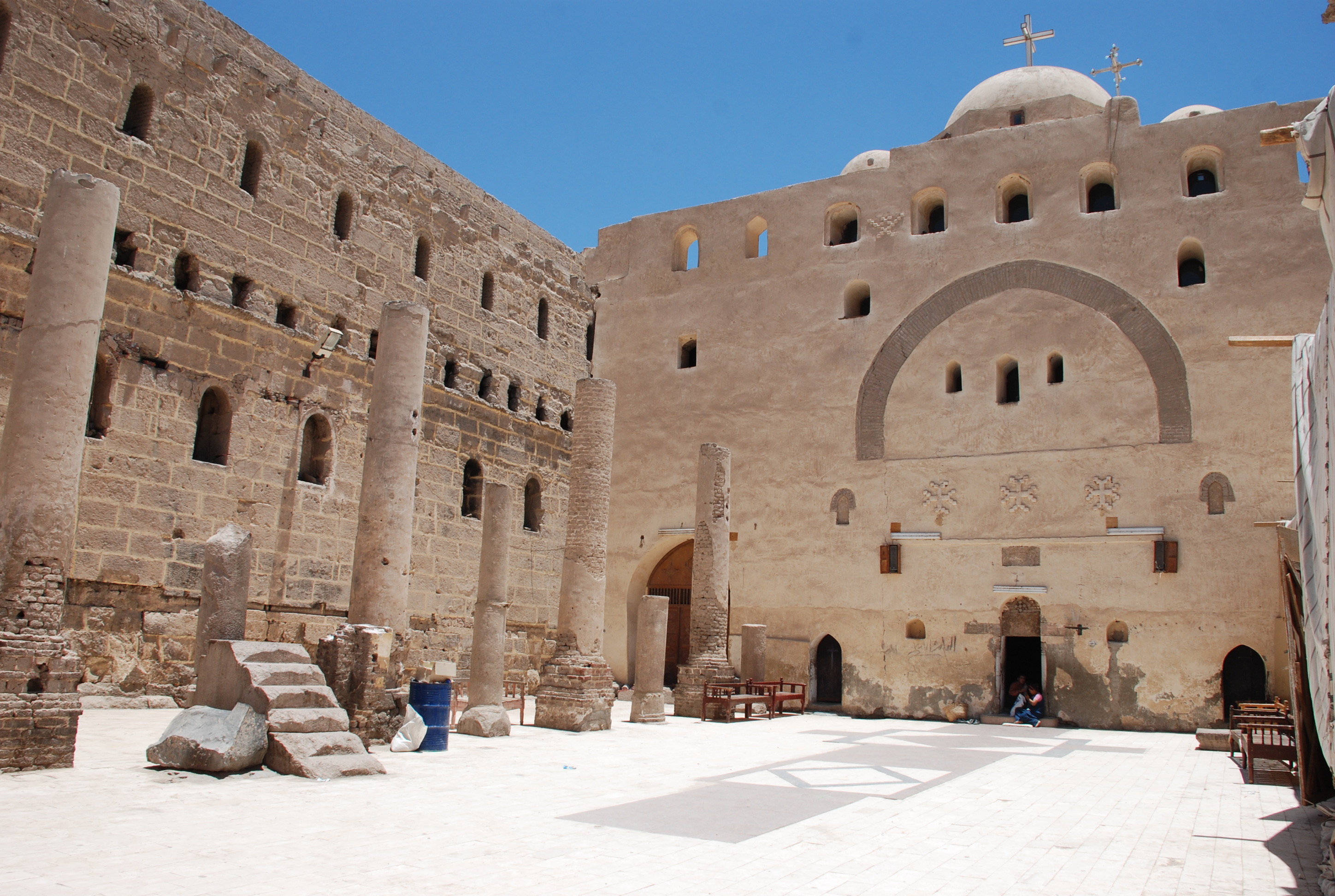 الدير الأبيض (5)