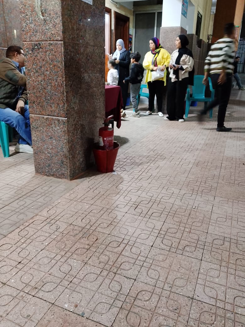 طابور نسائي أمام اللجان الانتخابية (8)