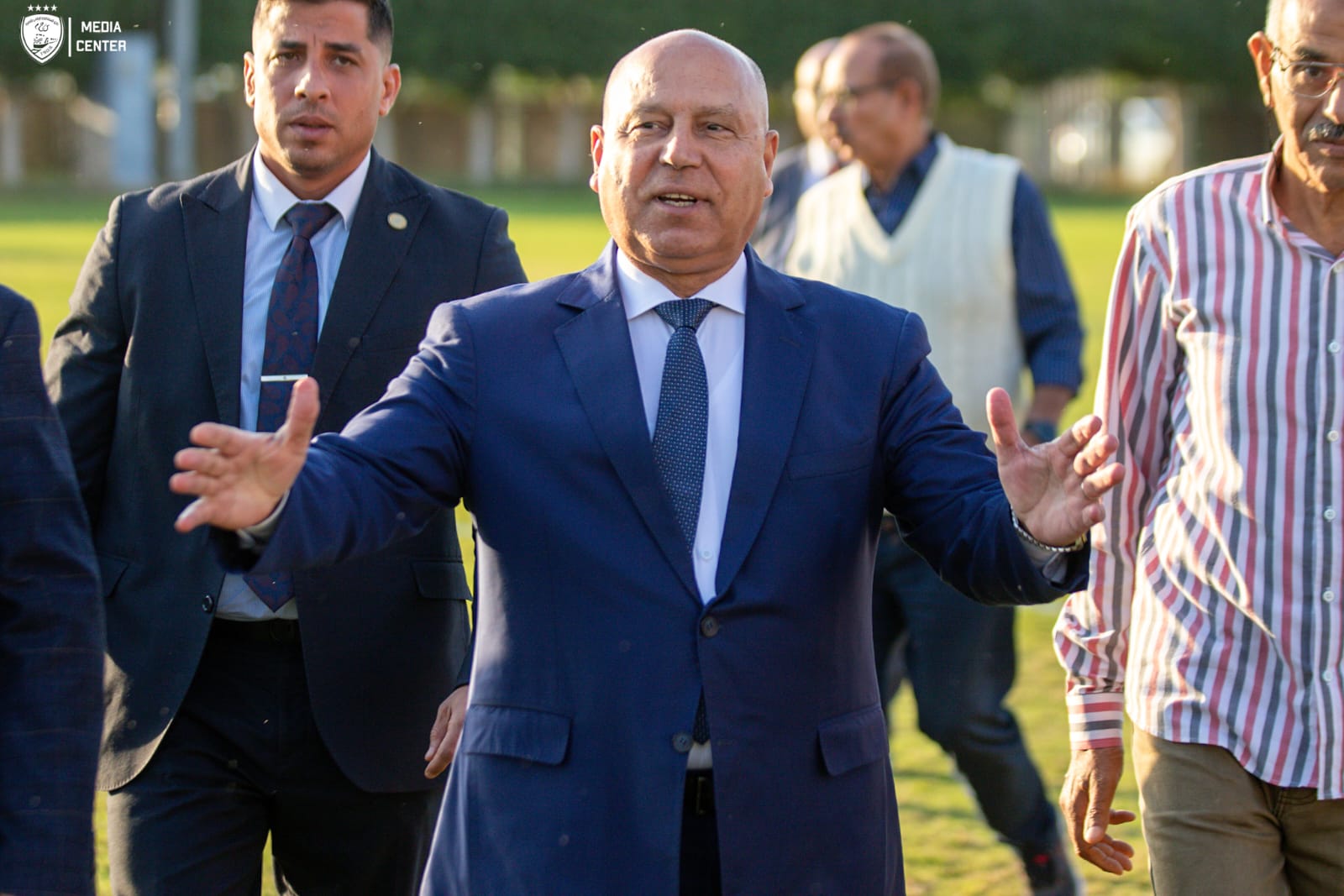 كامل الوزير وزير النقل مع لاعبى فريق السكة الحديد  (5)