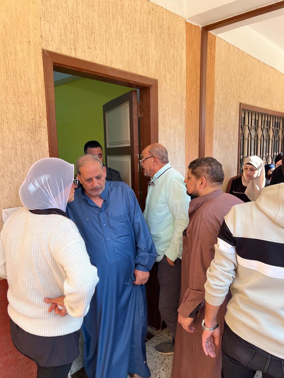 حرص المواطنين علي المشاركة في اليوم الثاني حرص المواطنين علي المشاركة في اليوم الثاني