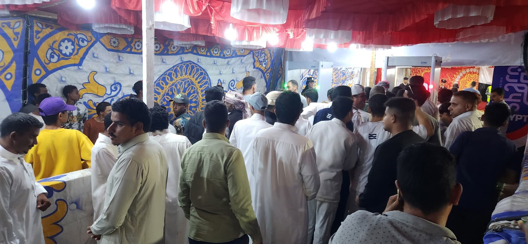 اعداد كبيرة من الناخبين