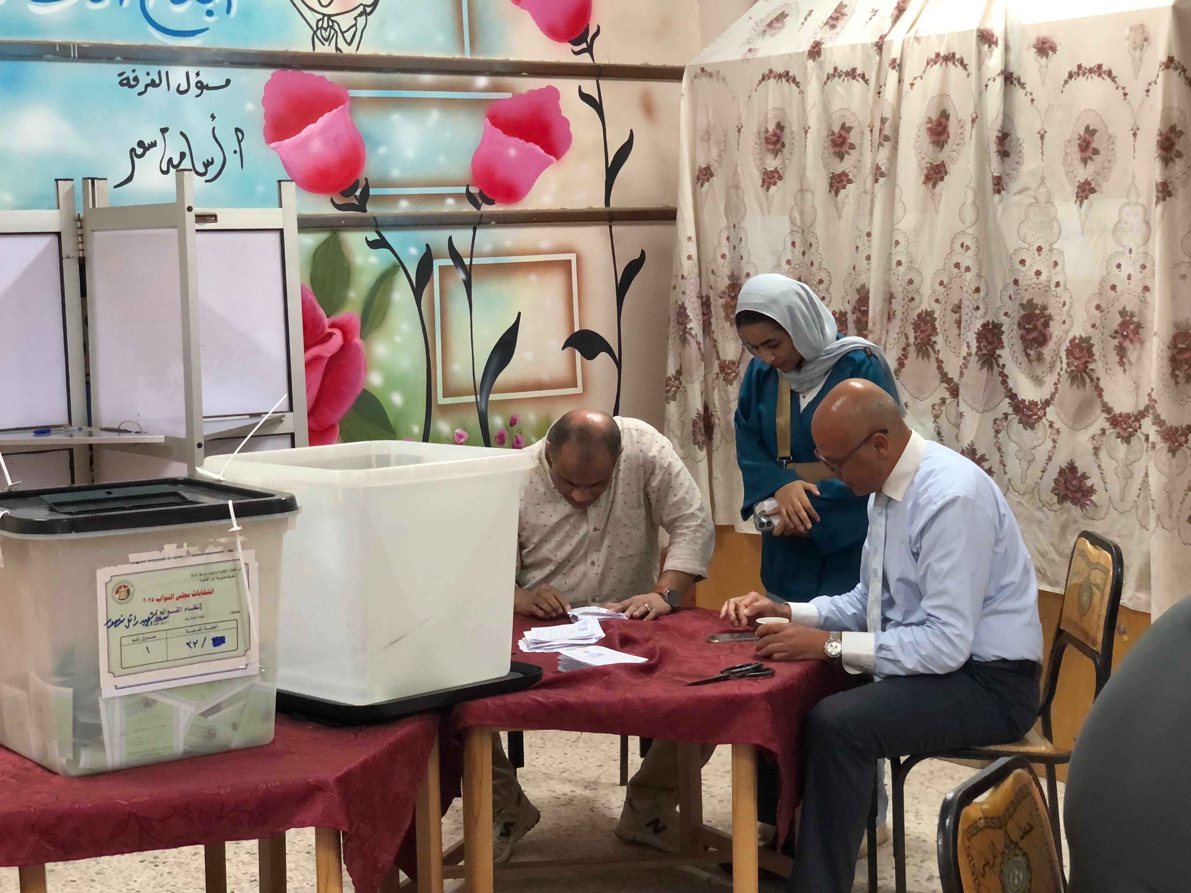 بدء عملية فرز أصوات الناخبين باتخابات النواب فى المحلة