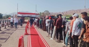 توافد الناخبين على لجان أبو زنيمة للإدلاء بأصواتهم بانتخابات النواب توافد الناخبين على لجان أبو زنيمة للإدلاء بأصواتهم بانتخابات النواب