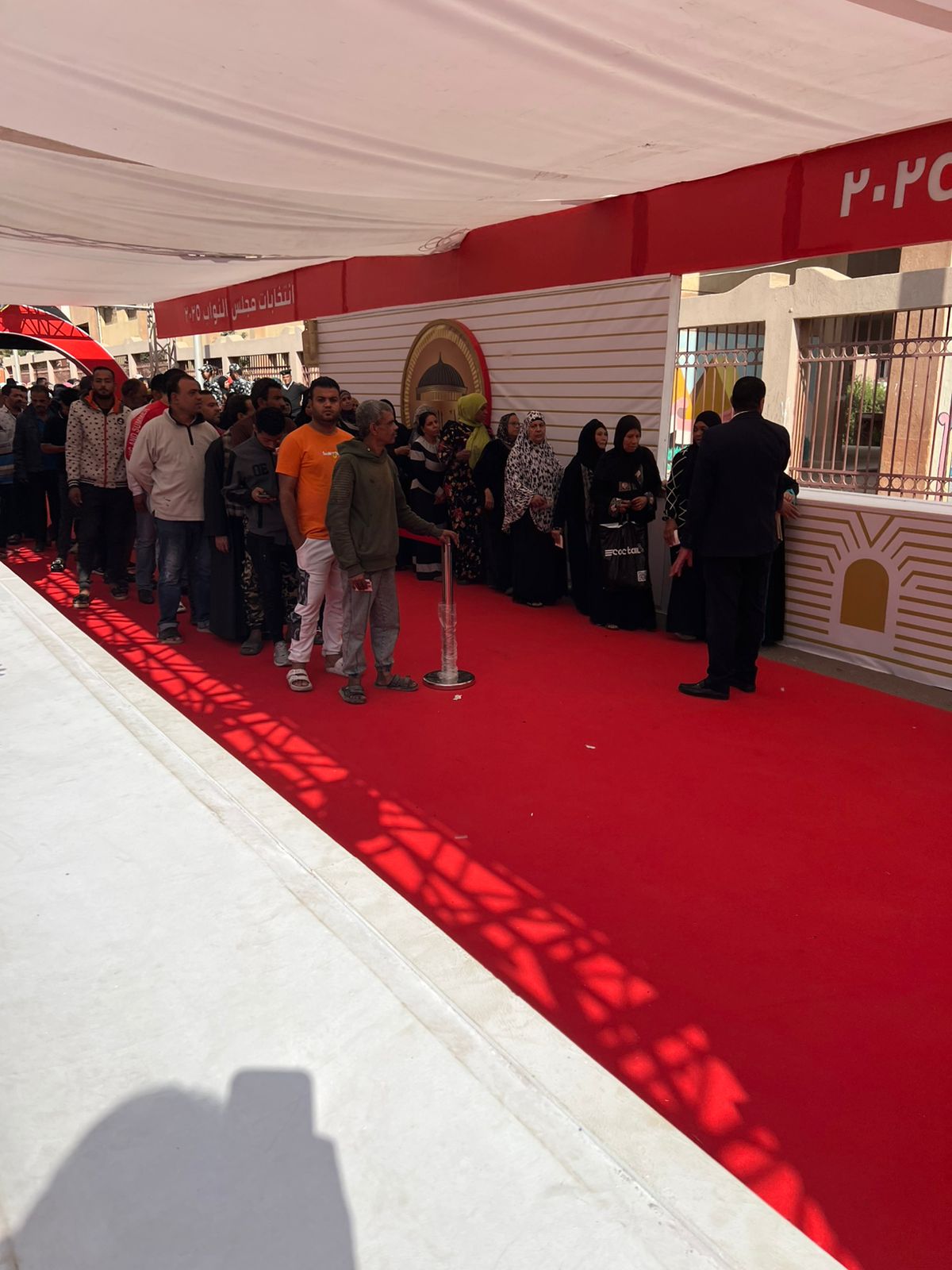 إقبال كثيف من الشباب للتصويت في ثاني أيام انتخابات النواب بالأسمرات (1)