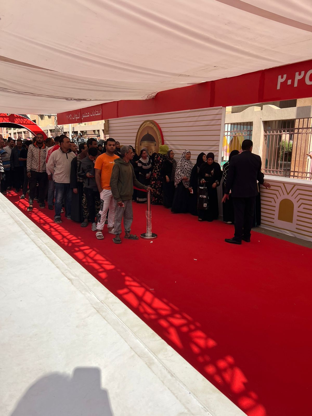 إقبال كثيف من الشباب للتصويت في ثاني أيام انتخابات النواب بالأسمرات (9)