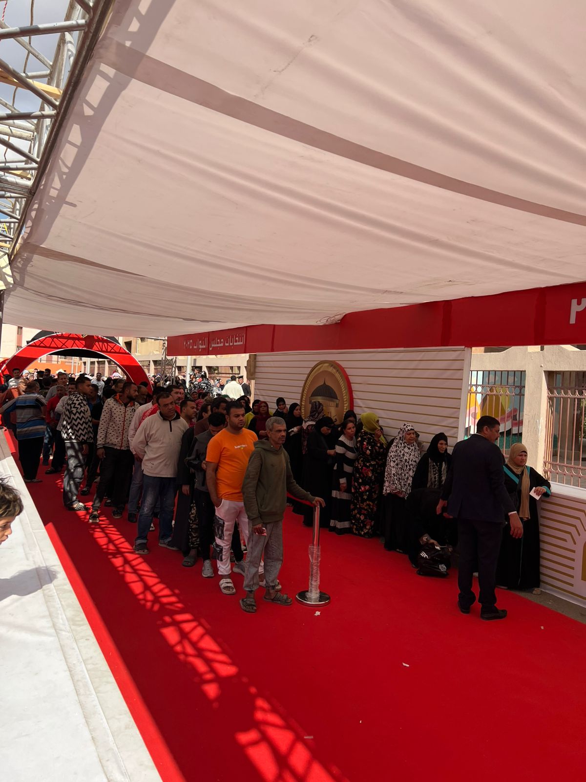 إقبال كثيف من الشباب للتصويت في ثاني أيام انتخابات النواب بالأسمرات (4)