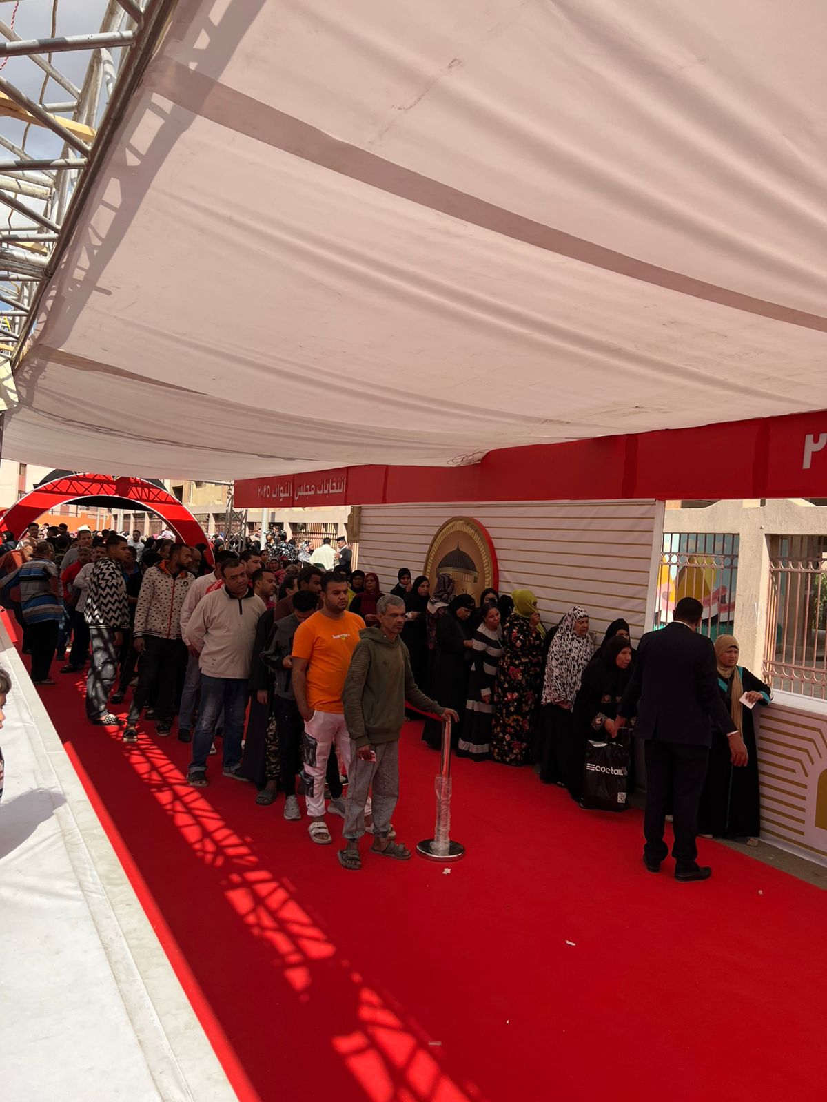 إقبال كثيف من الشباب للتصويت في ثاني أيام انتخابات النواب بالأسمرات (3)