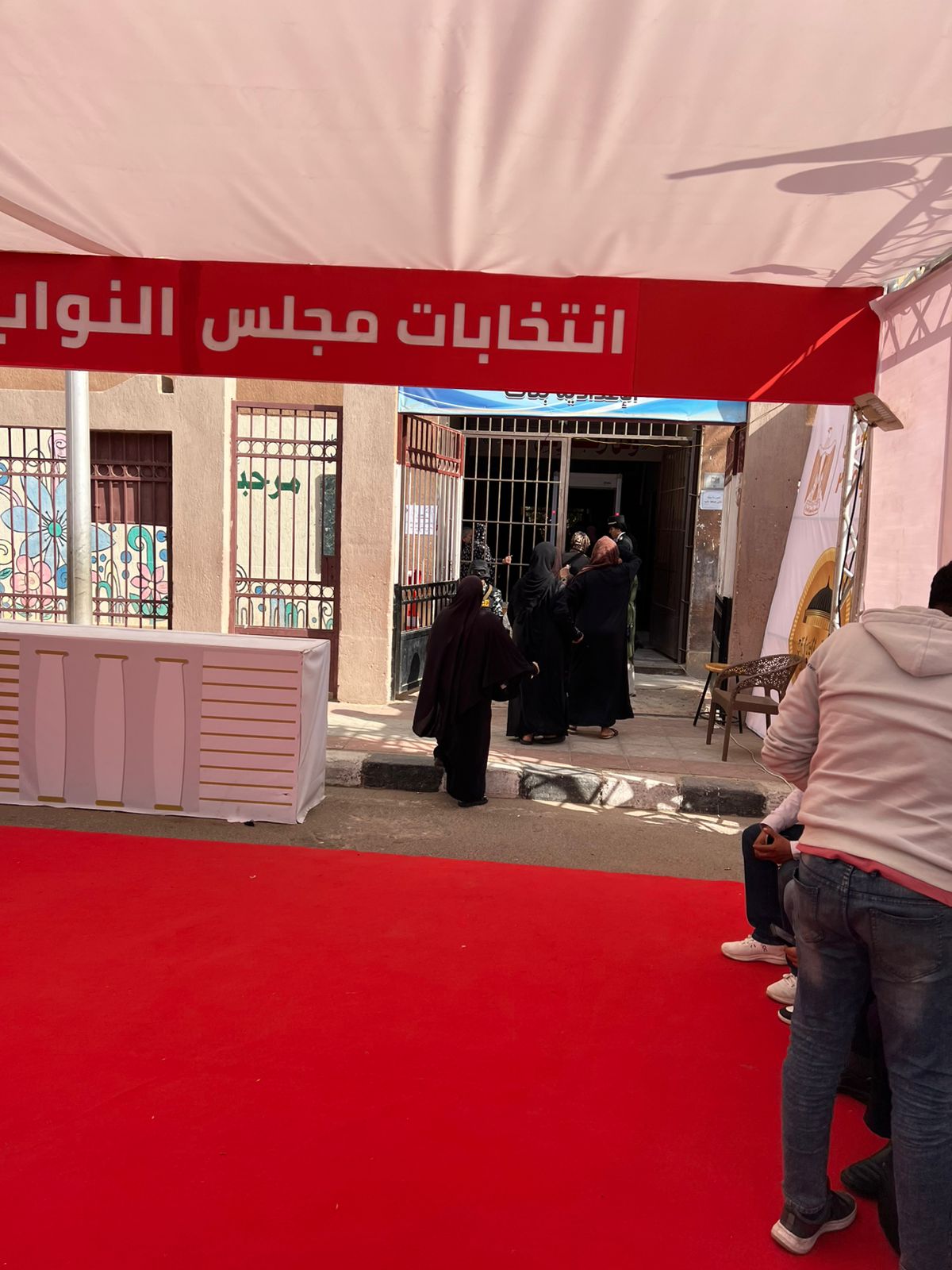 إقبال كثيف من الشباب للتصويت في ثاني أيام انتخابات النواب بالأسمرات (7)