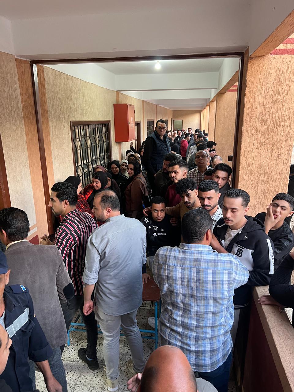 جانب من الزحام خلال بدأ الفنرة المسائية