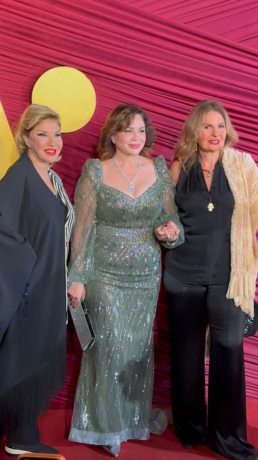 يسرا وإلهام شاهين وسهير المرشدي وصابرين على السجادة الحمراء لمهرجان شرم الشيخ المسرحي (6)