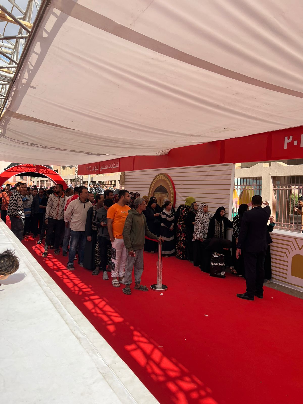 إقبال كثيف من الشباب للتصويت في ثاني أيام انتخابات النواب بالأسمرات (2)