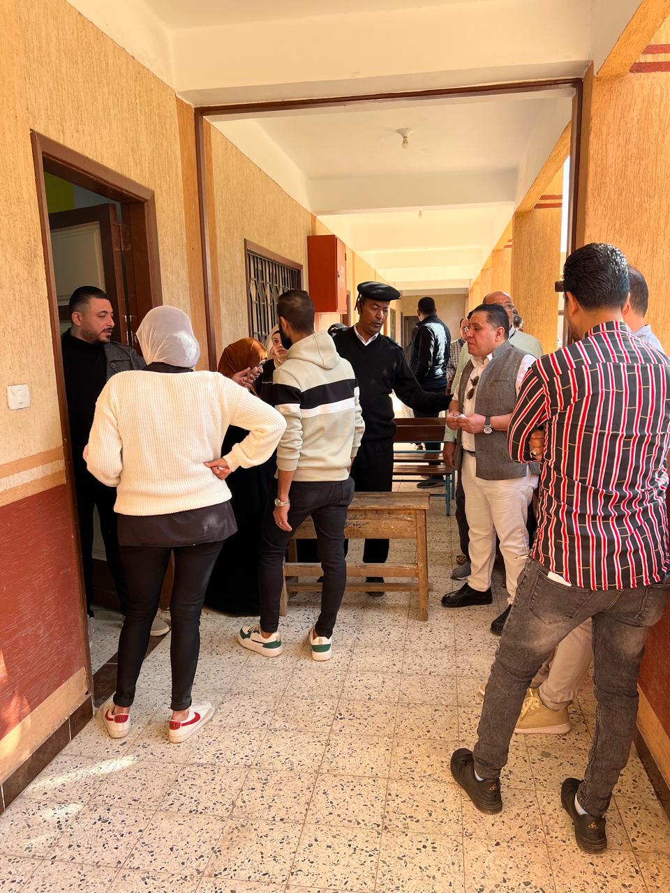 الدقائق الأولي لفتح اللجان الدقائق الأولي لفتح اللجان