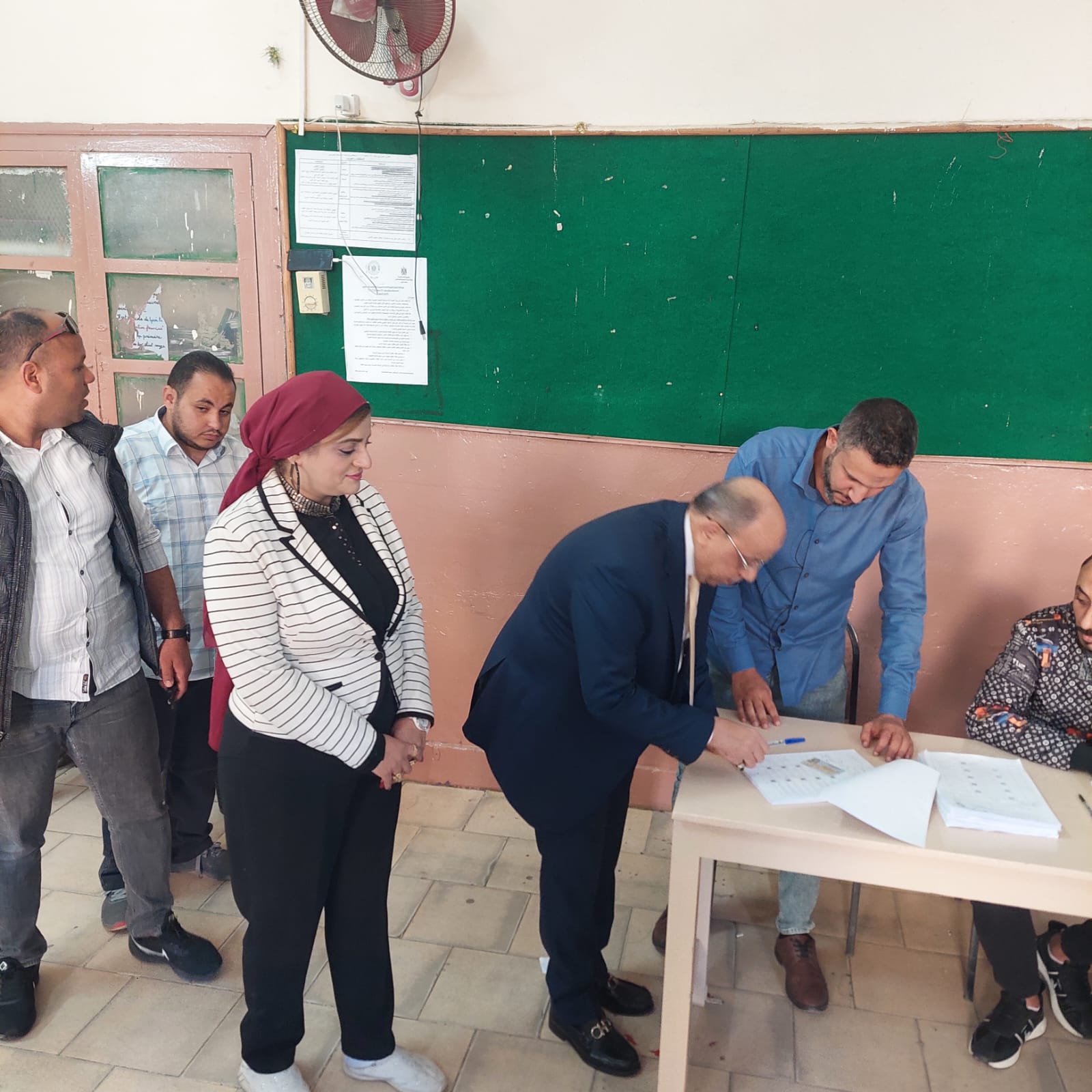 محمود شعراوي يدلي بصوته في انتخابات النواب (2)