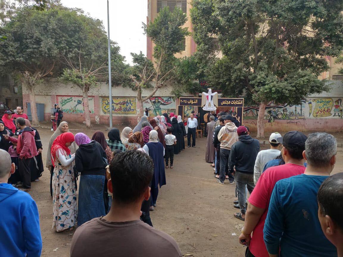 اقبال كثيف من الناخبين في حلوان