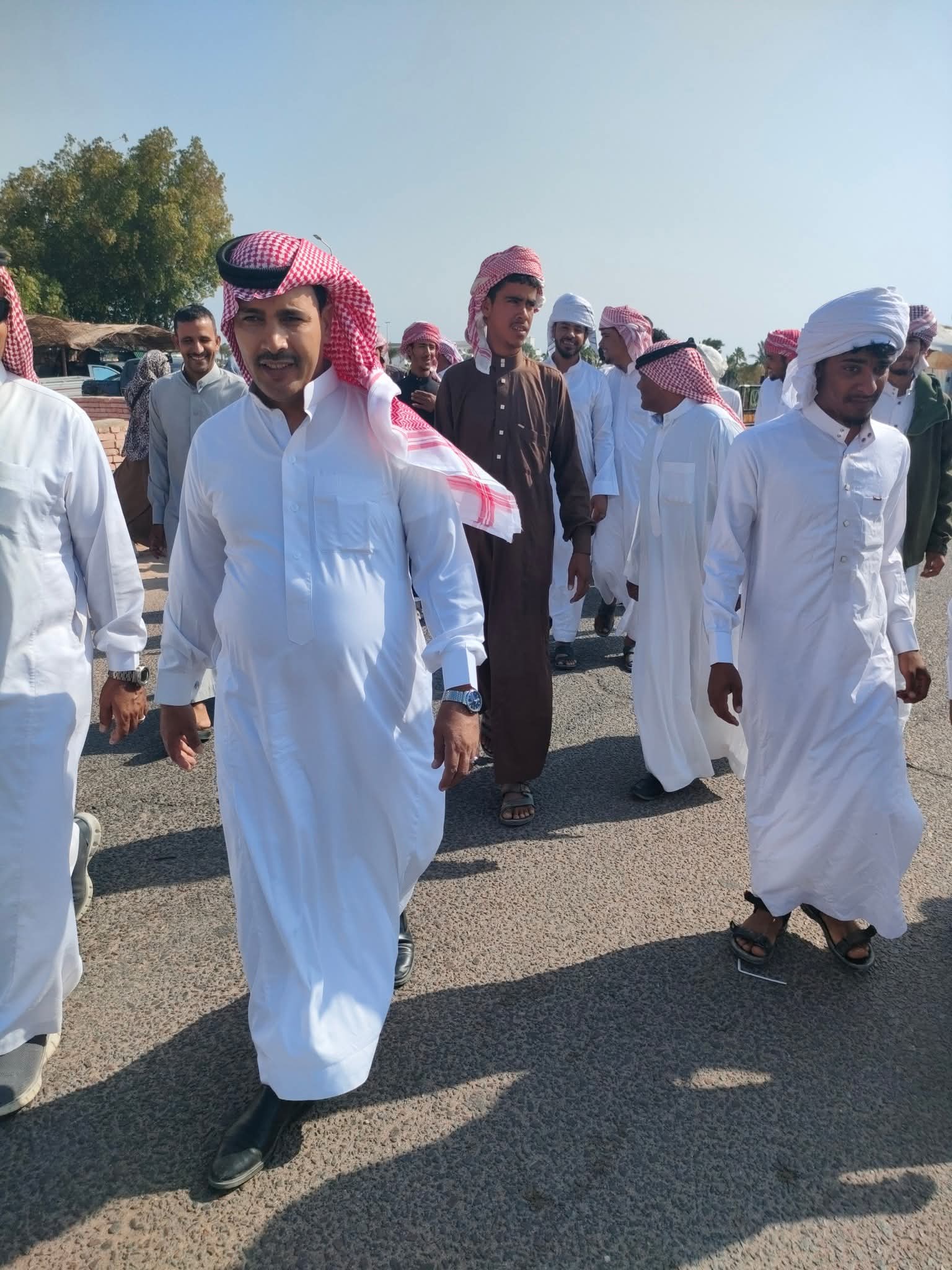 توافد الشباب على للجان الانتخابية توافد الشباب على للجان الانتخابية