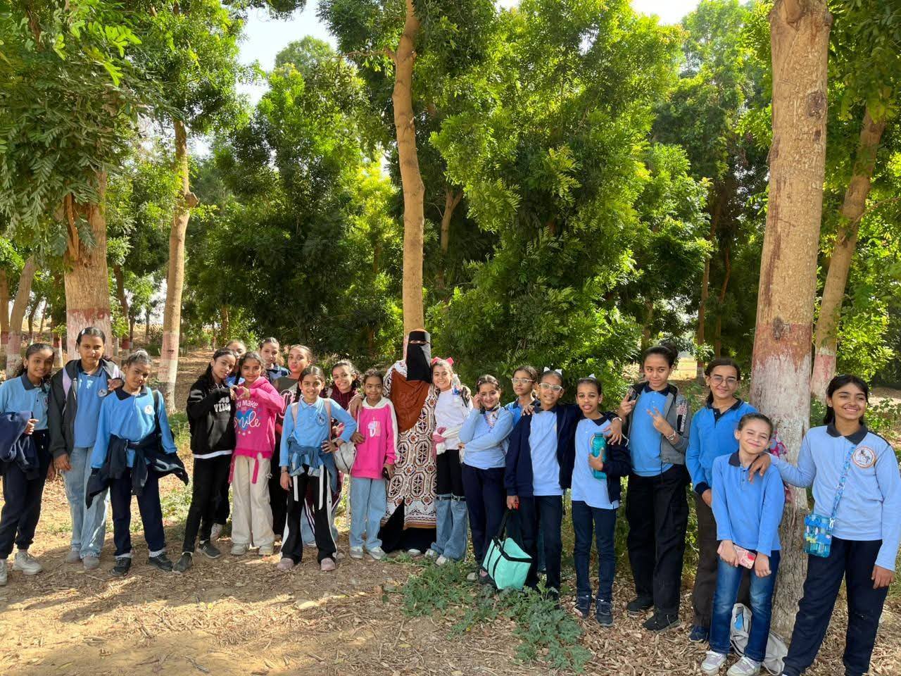 مياه الأقصر تستقبل زيارة مدرسة وادى الملكات بالغابات الشجرية مياه الأقصر تستقبل زيارة مدرسة وادى الملكات بالغابات الشجرية