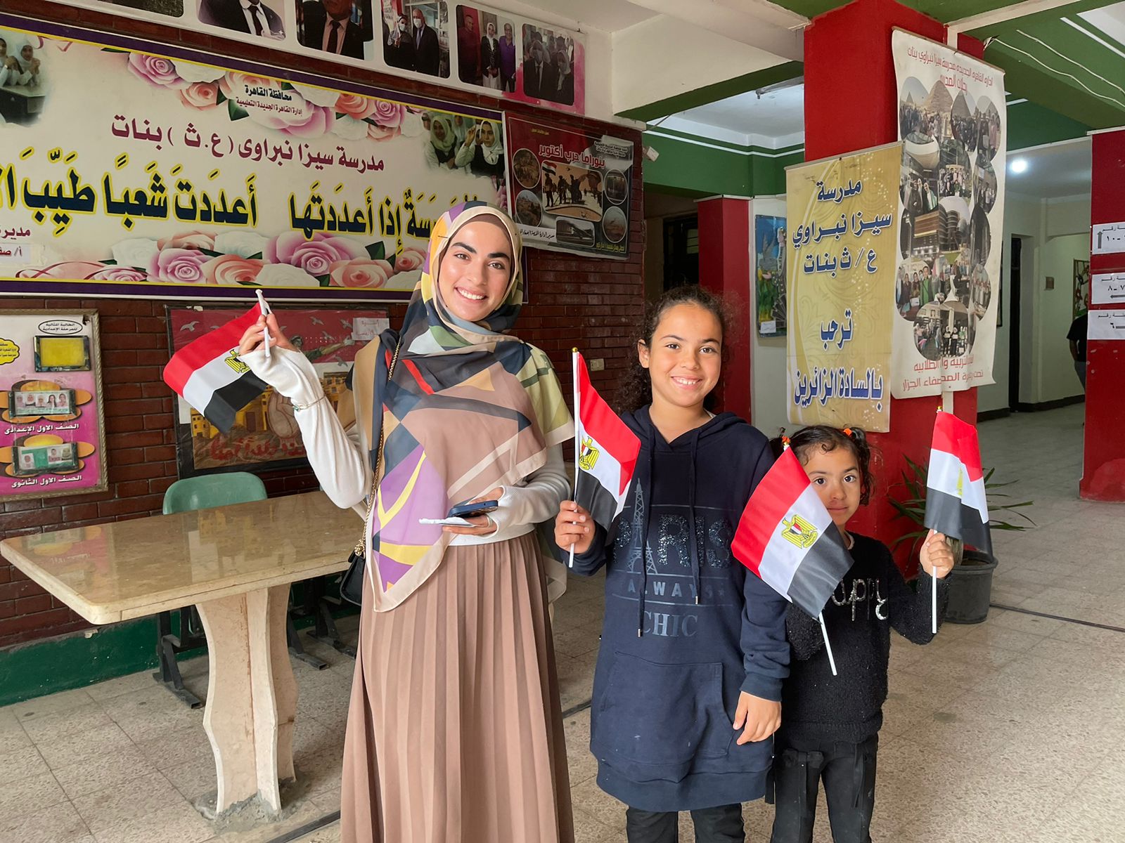 أعلام مصر تزين محيط اللجان