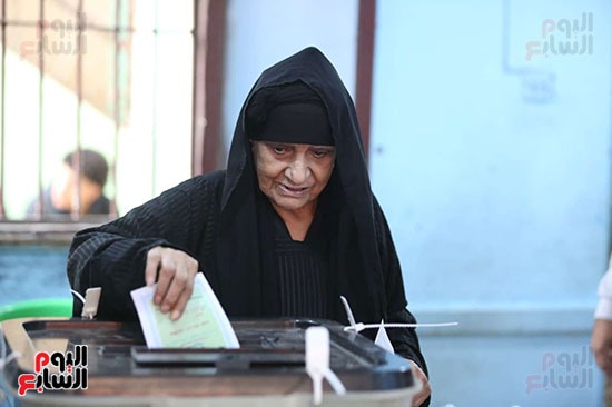 إقبال كثيف علي لجان البساتين في اليوم الثاني لانتخابات مجلس النواب (7)