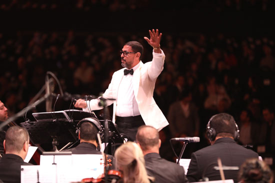 هانى فرحات يقود الأوركسترا الملكى