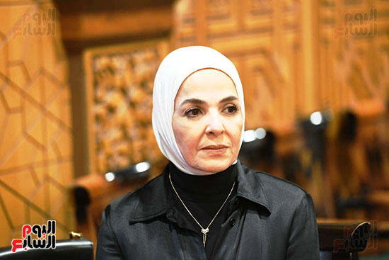 منى عبد الغنى