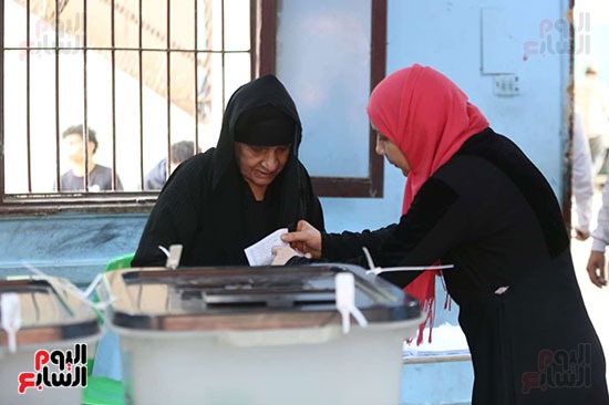 إقبال كثيف علي لجان البساتين في اليوم الثاني لانتخابات مجلس النواب (10)