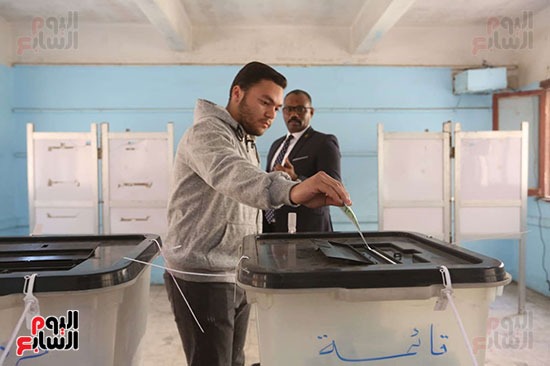 إقبال كثيف من الناخبين على لجان الانتخابات بالبساتين (25)