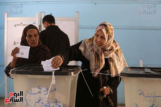 إقبال كثيف علي لجان البساتين في اليوم الثاني لانتخابات مجلس النواب (11)