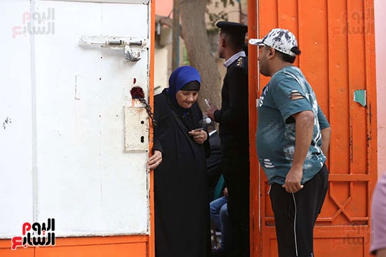 إقبال كثيف علي لجان البساتين في اليوم الثاني لانتخابات مجلس النواب (6)