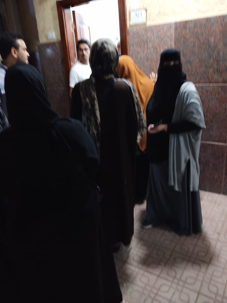 طابور نسائي أمام اللجان الانتخابية (1)
