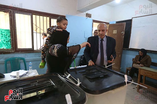 إقبال كثيف من الناخبين على لجان الانتخابات بالبساتين (19)