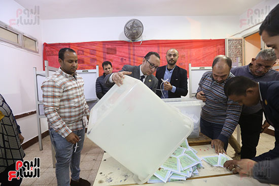 غلق اللجان وبداية الفرز