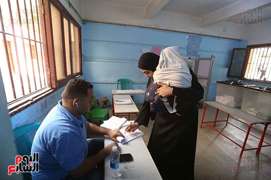 إقبال كثيف من الناخبين على لجان الانتخابات بالبساتين (9)