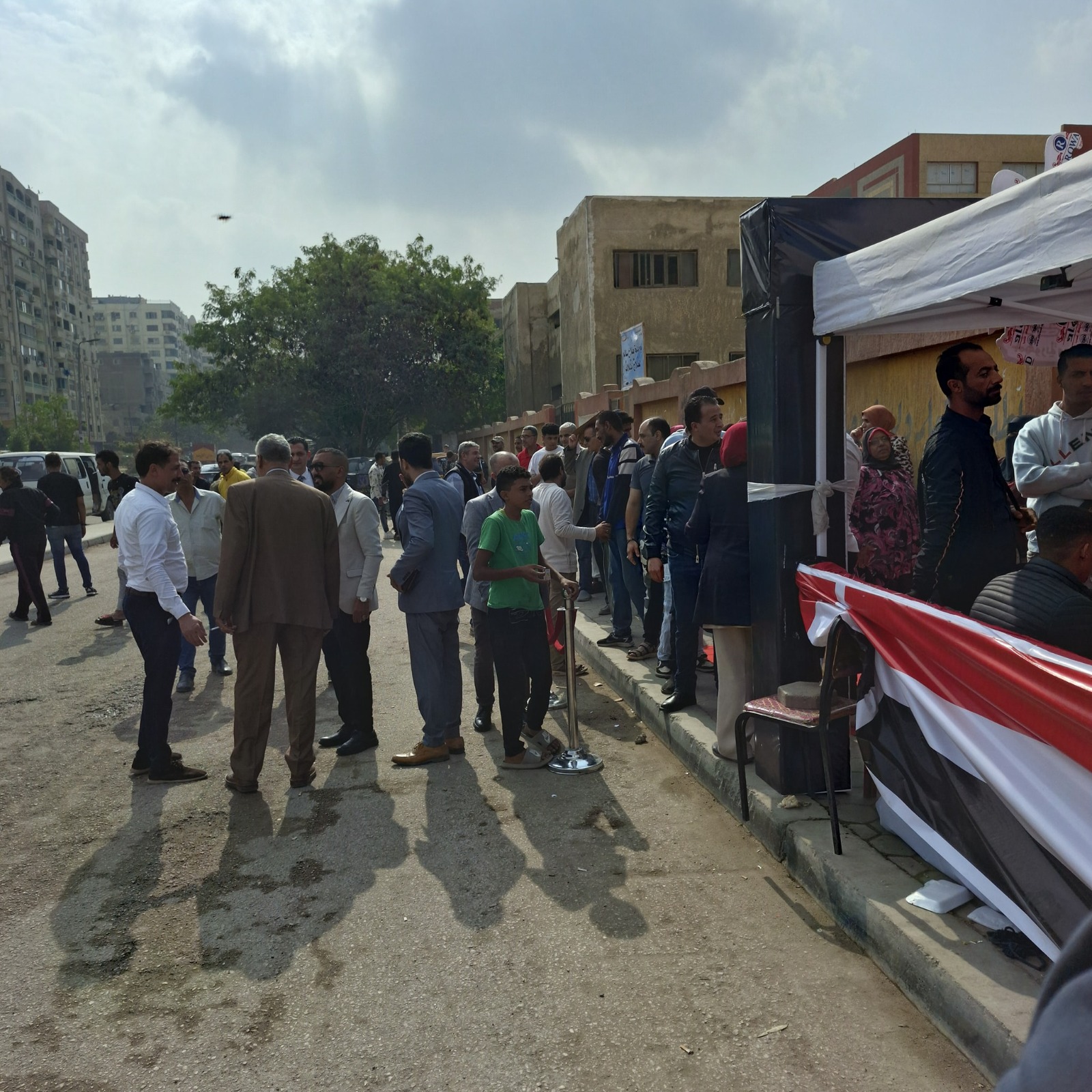 اقبال من الناخبين في لجان حلوان البلد