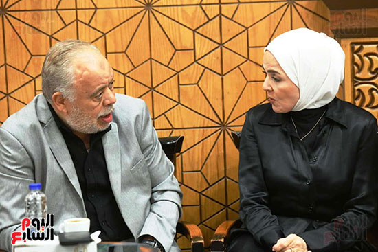 منى عبد الغني وأشرف زكي