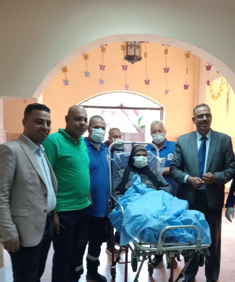 سيدة مريضة بالكلى تصر على الإدلاء بصوتها الانتخابى فى الشرقية