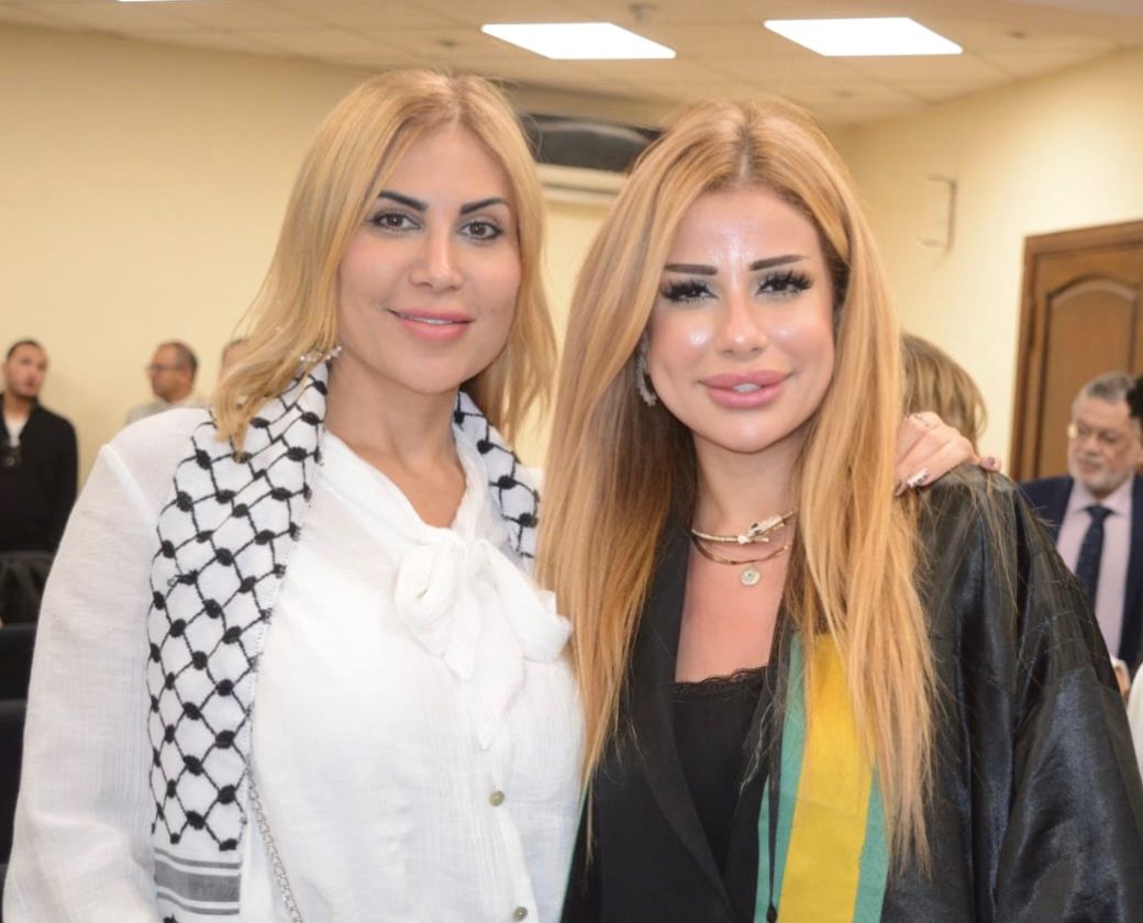 في حفل المناقشة