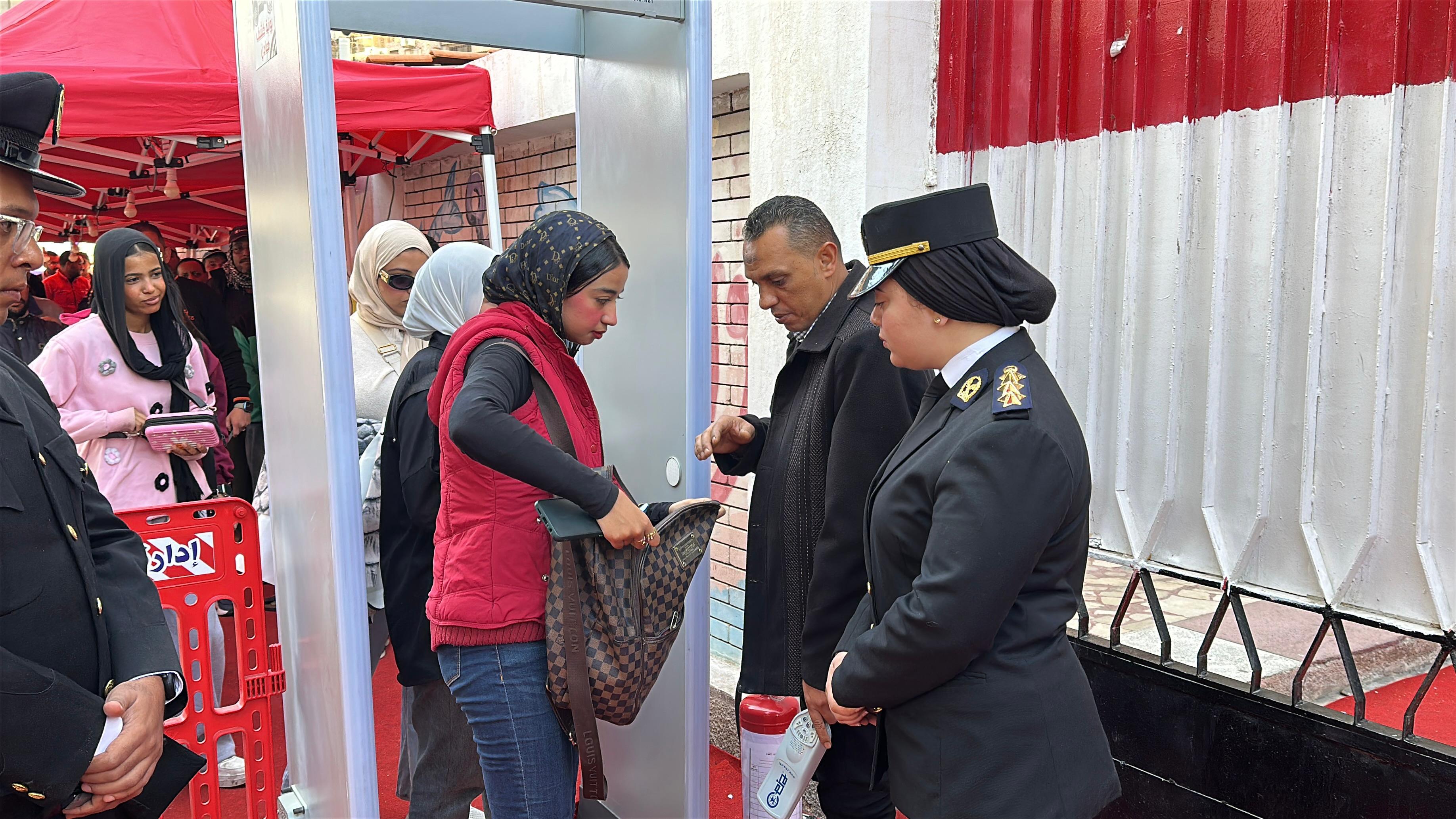 اقبال من الناخبين