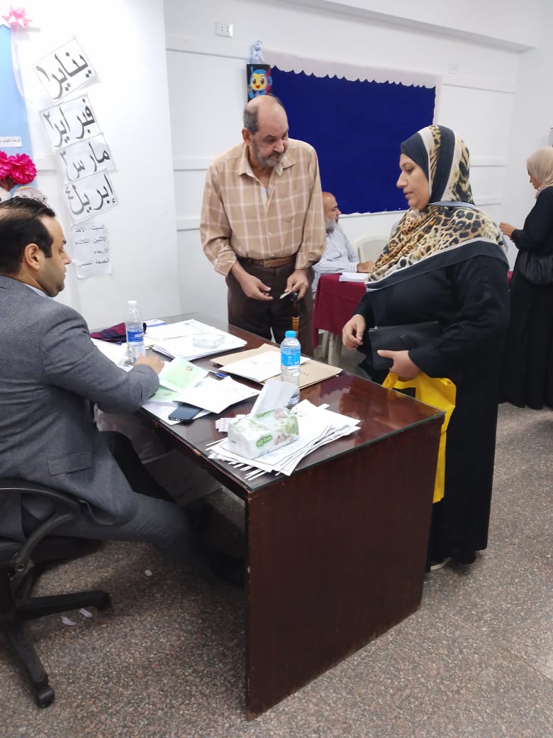 تزايد أعداد الناخبين في لجان عين شمس والمطرية قبل ساعة الراحة  (10)