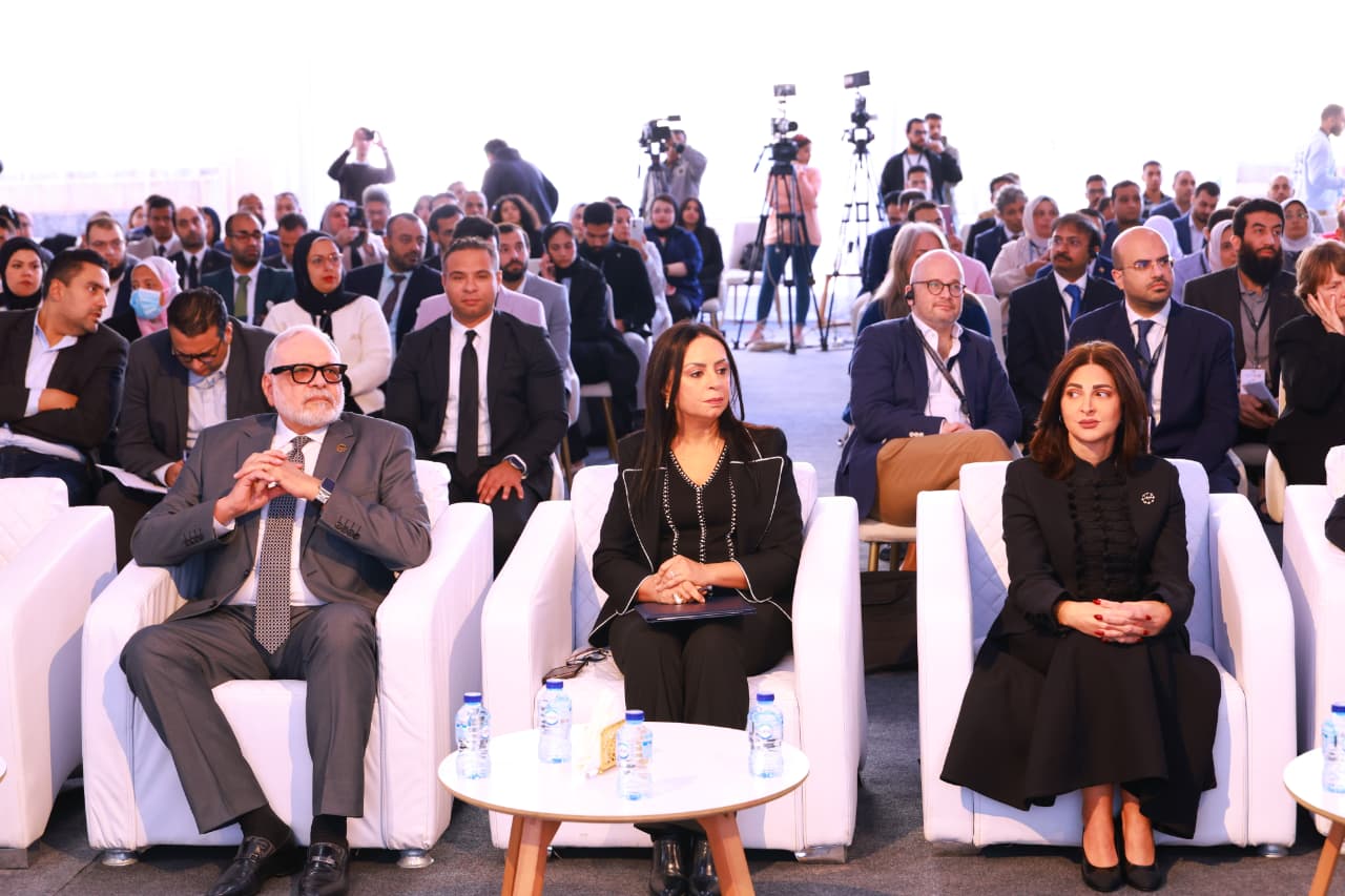 د هبة السويدى ووزيرة التضامن