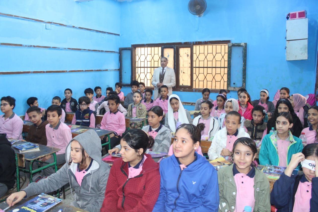 وكيل وزارة التعليم يتفقد الفصول الدراسية